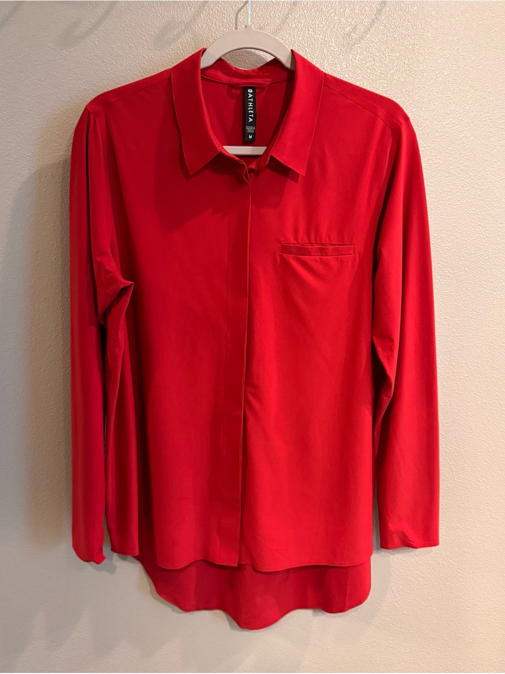 Athleta Urbanite Long Sleeve Button Down Shirt Red Size M EUC High Low